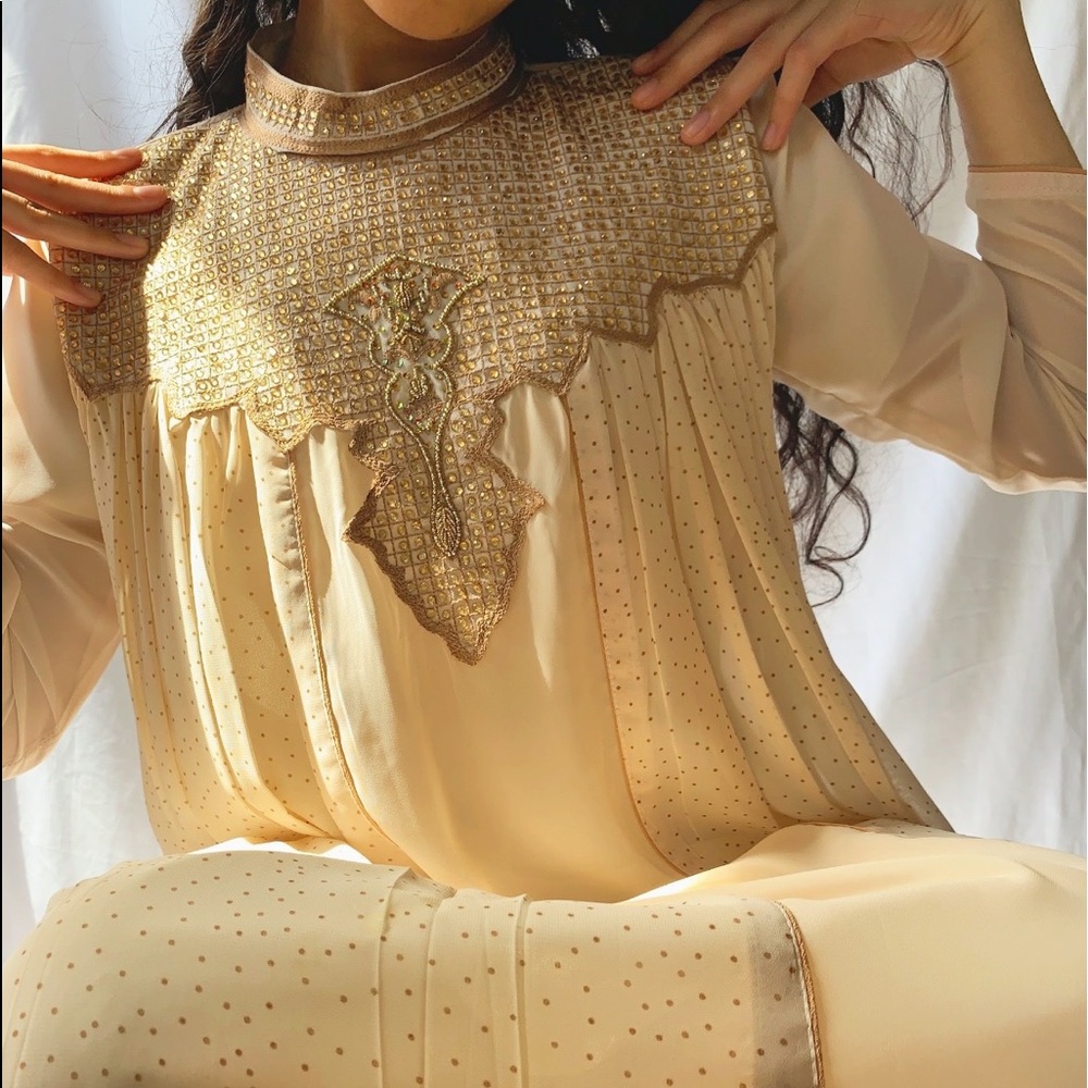 ✨ 2 pc. White and Gold Pakistani Outfit